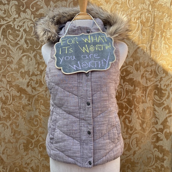 351-You Are Significant ❤️ Gap Hooded Vest - Picture 2 of 7